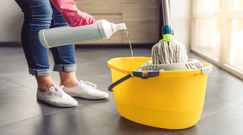 5 Cara Mengepel Lantai Agar Keset dan Tidak Licin