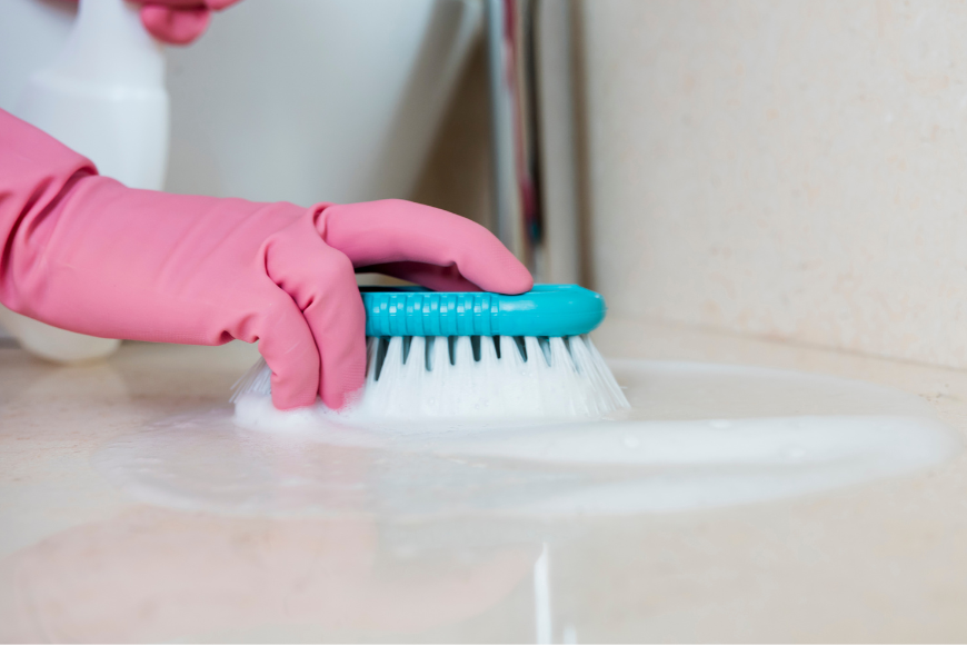 9 Cara Bersihkan Lantai Kamar Mandi, Hasil Lebih Mengkilap